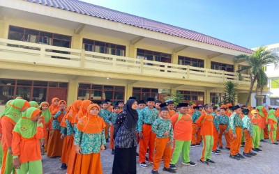 Peringati Hari Anak Nasional 2025, MI Al-Azhar Menganti Teguhkan Komitmen sebagai Madrasah Ramah Anak