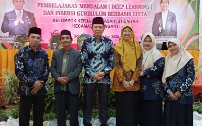 Guru Profesional MI Al-Azhar Menganti Ikuti Workshop Pembelajaran Mendalam dan Kurikulum Berbasis Cinta di Hotel Vanda Trawas